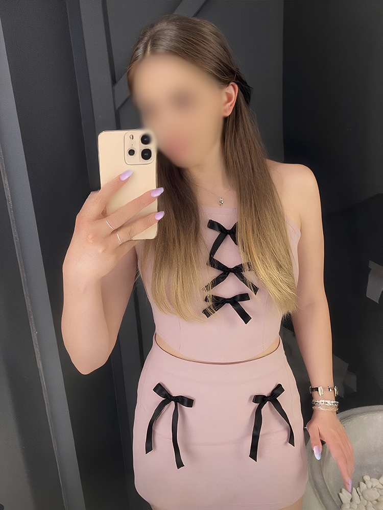 Escort Arina Photo 4