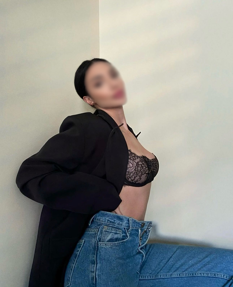 Escort Charlotte Photo 8