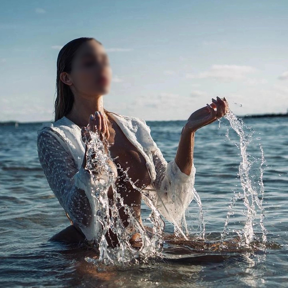 Escort Karoline Photo 4