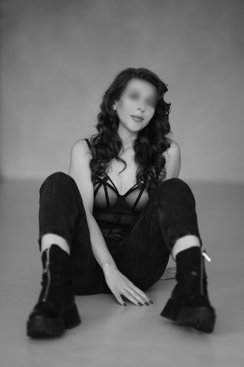 Escort Ksenia Photo 4