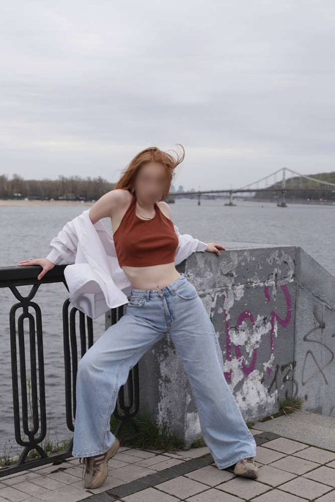 Escort Lolita Photo 4