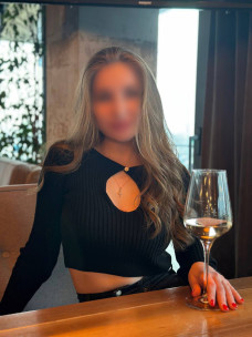 Escort Elina Photo 34